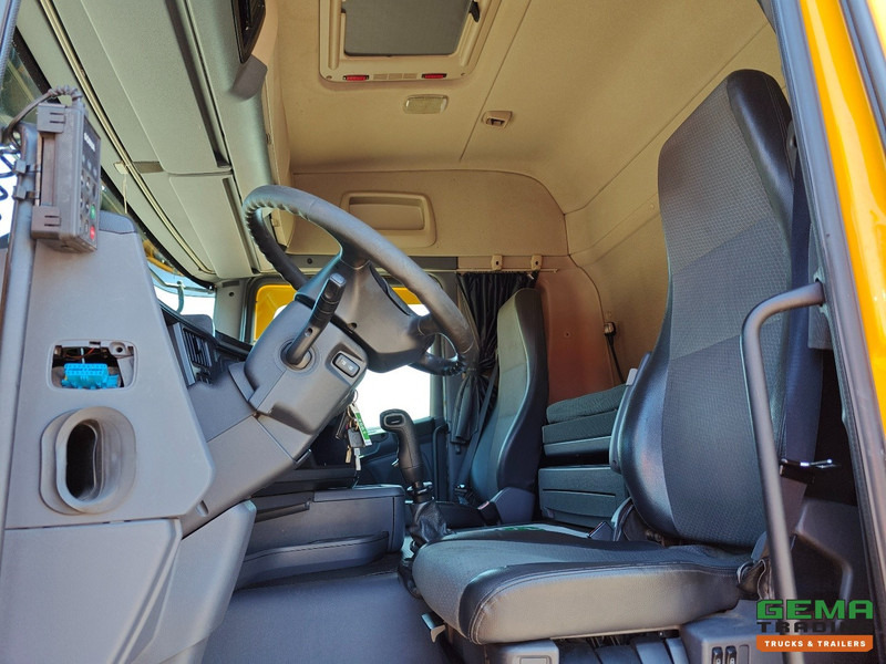 Scania G440 4x2 Highline Euro5 - Handgeschakeld - Retarder - Vollucht - Dubbele Tanks - PTO prep - Tractor unit: picture 5 Scania G440 4x2 Highline Euro5 - Handgeschakeld - Retarder - Vollucht - Dubbele Tanks - PTO prep - Tractor unit: picture 5