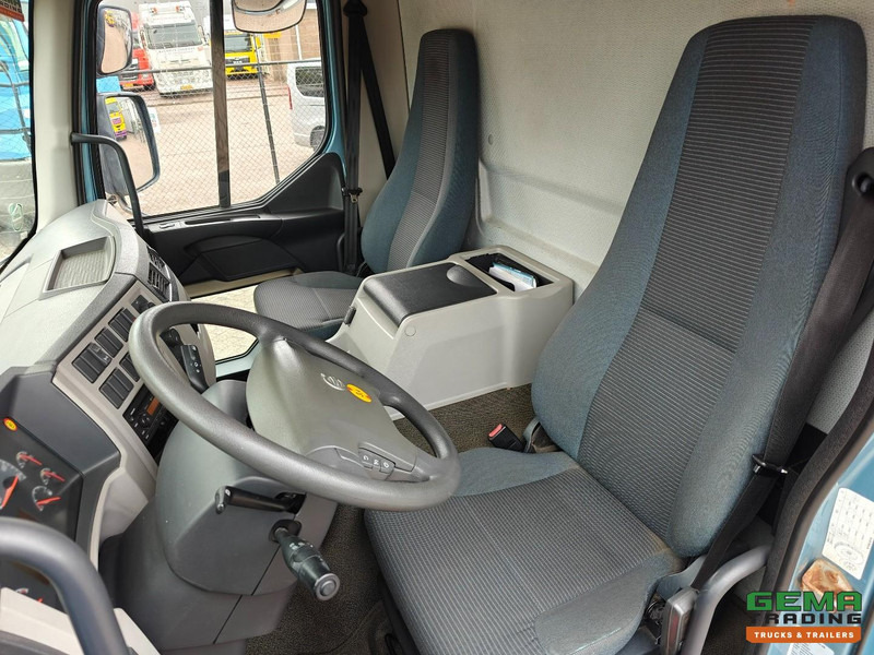 Box truck Volvo FL240 4x2 Dagcab Euro5 - 6CIL - Gesloten Opbouw 6.5m + Laadklep 1500KG - 129.000km Origineel - ZijDeuren: picture 13 Box truck Volvo FL240 4x2 Dagcab Euro5 - 6CIL - Gesloten Opbouw 6.5m + Laadklep 1500KG - 129.000km Origineel - ZijDeuren: picture 13