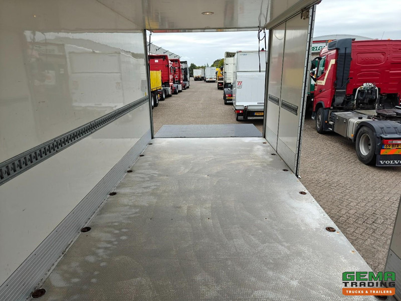 Box truck Volvo FL240 4x2 Dagcab Euro5 - 6CIL - Gesloten Opbouw 6.5m + Laadklep 1500KG - 129.000km Origineel - ZijDeuren: picture 10 Box truck Volvo FL240 4x2 Dagcab Euro5 - 6CIL - Gesloten Opbouw 6.5m + Laadklep 1500KG - 129.000km Origineel - ZijDeuren: picture 10