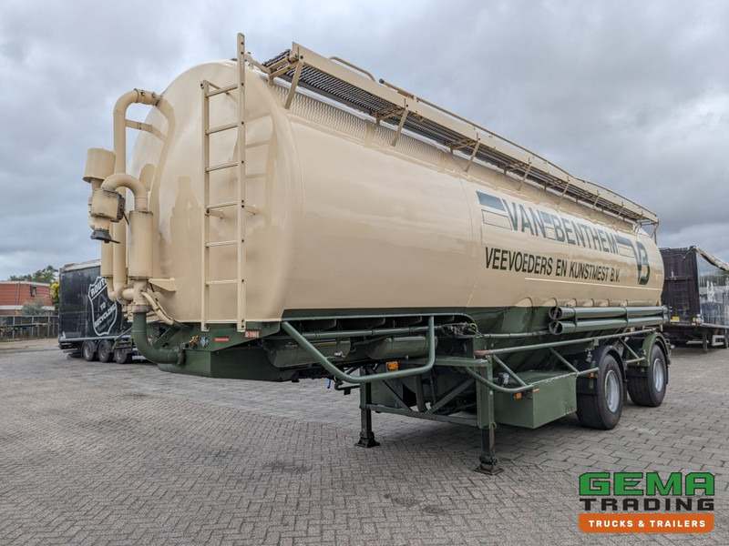 WELGRO 90WSL33-24 2-Assen SAF Silo MengVoeder / Futter 24m³ - Trommelremmen - StuurAs (O1961) - Tank semi-trailer: picture 1 WELGRO 90WSL33-24 2-Assen SAF Silo MengVoeder / Futter 24m³ - Trommelremmen - StuurAs (O1961) - Tank semi-trailer: picture 1