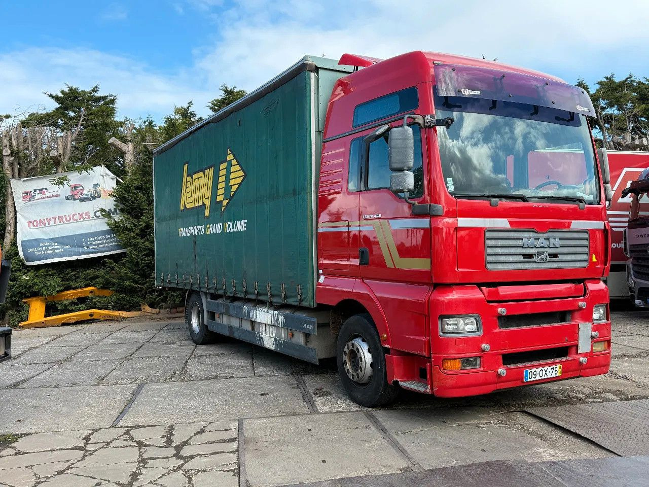 MAN TGA 18.440 4X2 BOX Spring/Air EURO3 Retarder ZF - Box truck: picture 1 MAN TGA 18.440 4X2 BOX Spring/Air EURO3 Retarder ZF - Box truck: picture 1