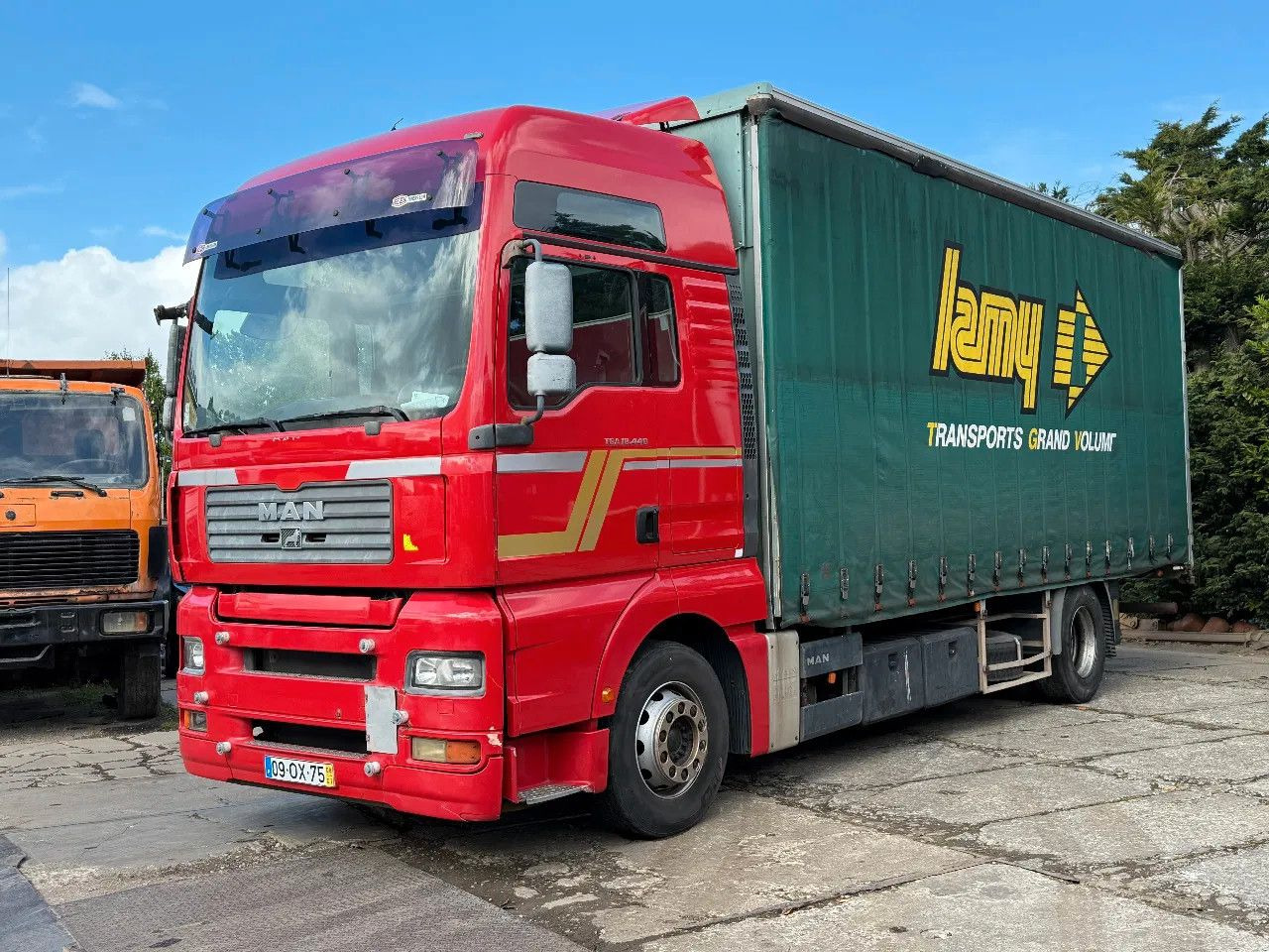 MAN TGA 18.440 4X2 BOX Spring/Air EURO3 Retarder ZF - Box truck: picture 2 MAN TGA 18.440 4X2 BOX Spring/Air EURO3 Retarder ZF - Box truck: picture 2