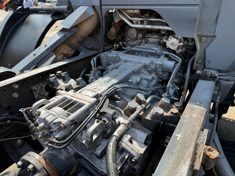 Cab chassis truck Mercedes-Benz Actros 2540 V6 6X2 Chassis Spring/Air Manual gearbox: picture 19