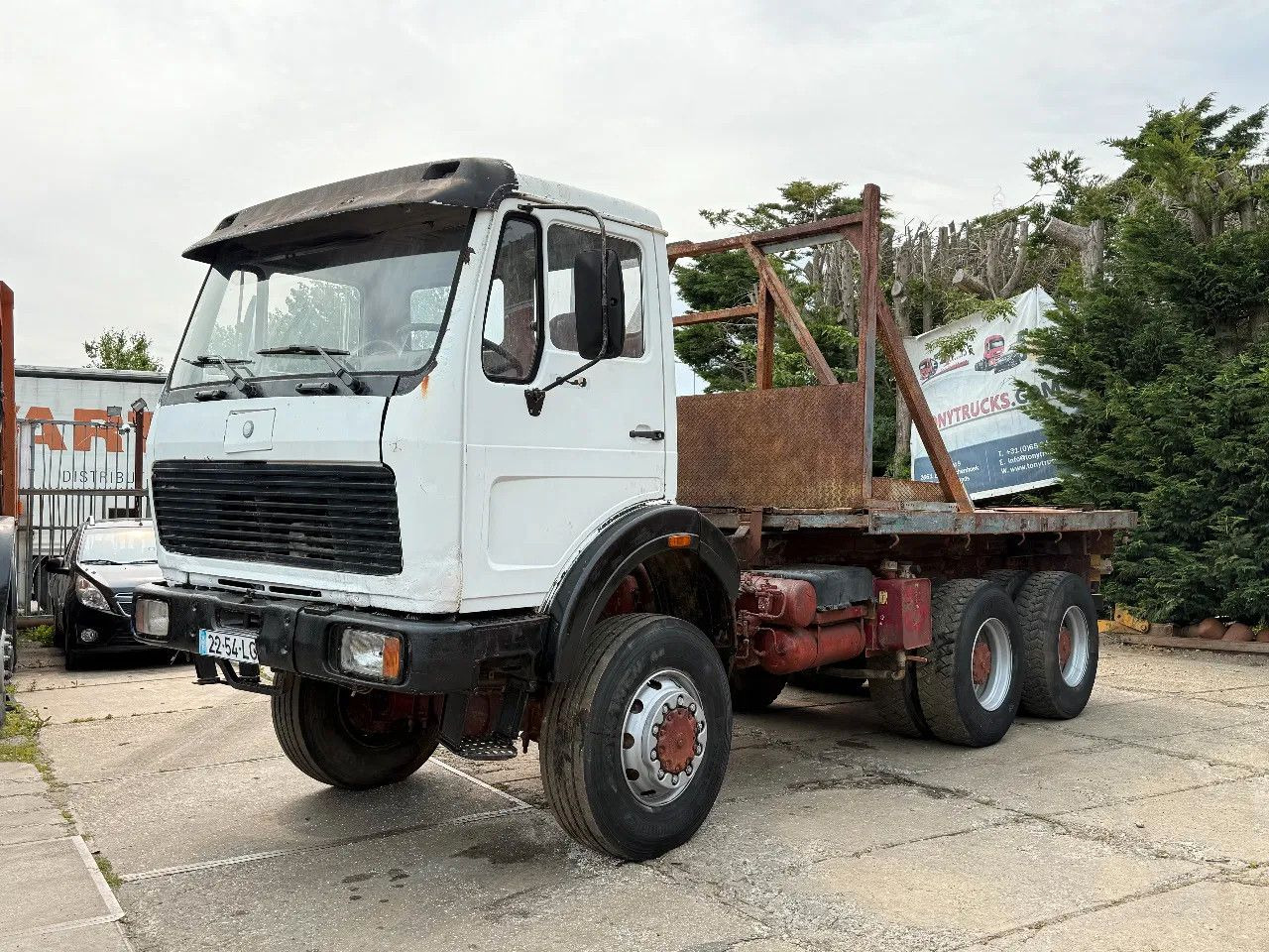 Mercedes-Benz SK 2628 V8 6X6 Platform Spring/Spring Manual gea - Dropside/ Flatbed truck: picture 2 Mercedes-Benz SK 2628 V8 6X6 Platform Spring/Spring Manual gea - Dropside/ Flatbed truck: picture 2