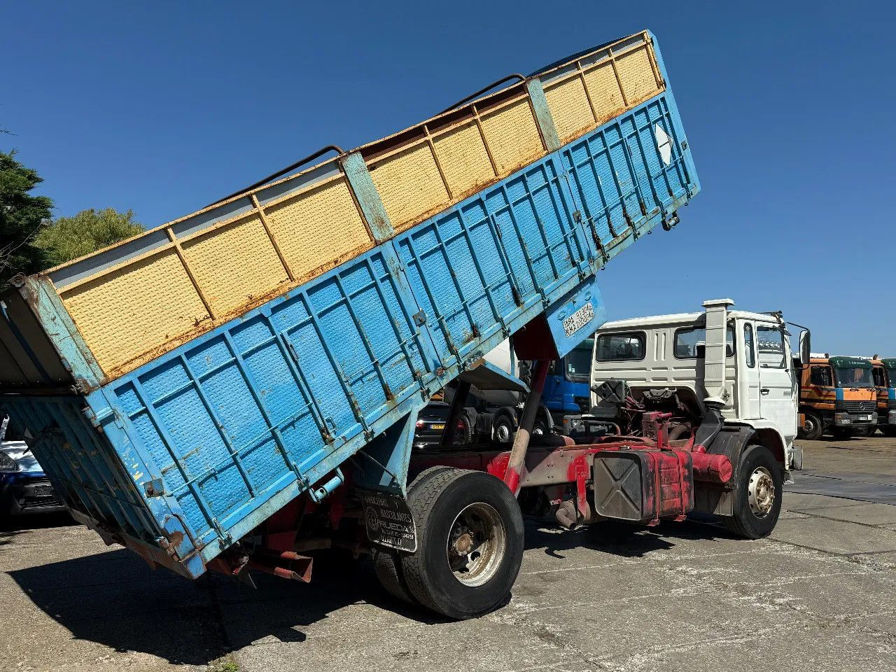 Renault G230 4X2 Tipper Spring/Spring Manual Gearbox - Tipper: picture 4 Renault G230 4X2 Tipper Spring/Spring Manual Gearbox - Tipper: picture 4