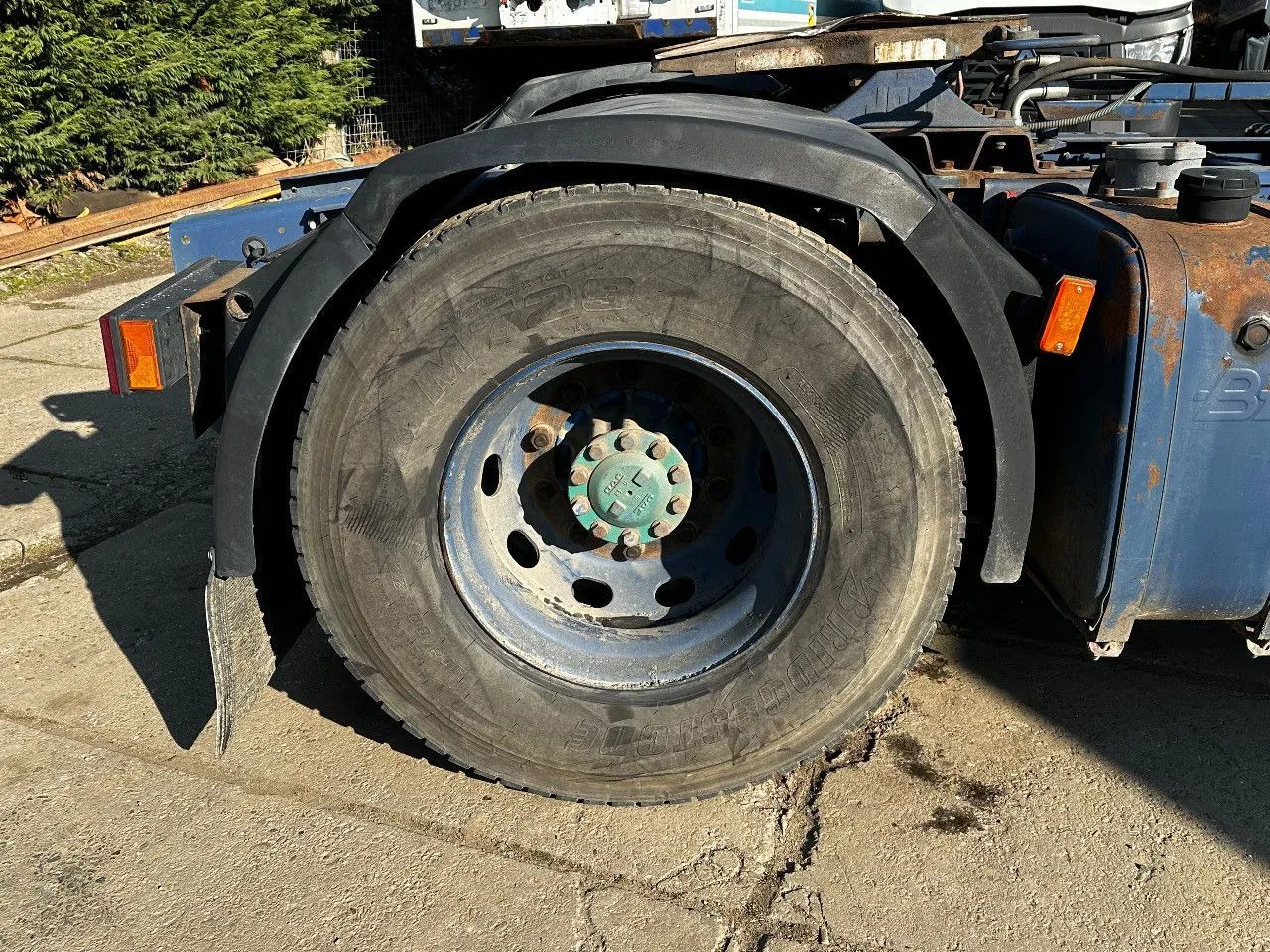 DAF XF 95.380 4X2 Tractor-unit Spring/Air ZF Manual DAF XF 95.380 4X2 Tractor-unit Spring/Air ZF Manual - Tractor unit: picture 5 DAF XF 95.380 4X2 Tractor-unit Spring/Air ZF Manual DAF XF 95.380 4X2 Tractor-unit Spring/Air ZF Manual - Tractor unit: picture 5