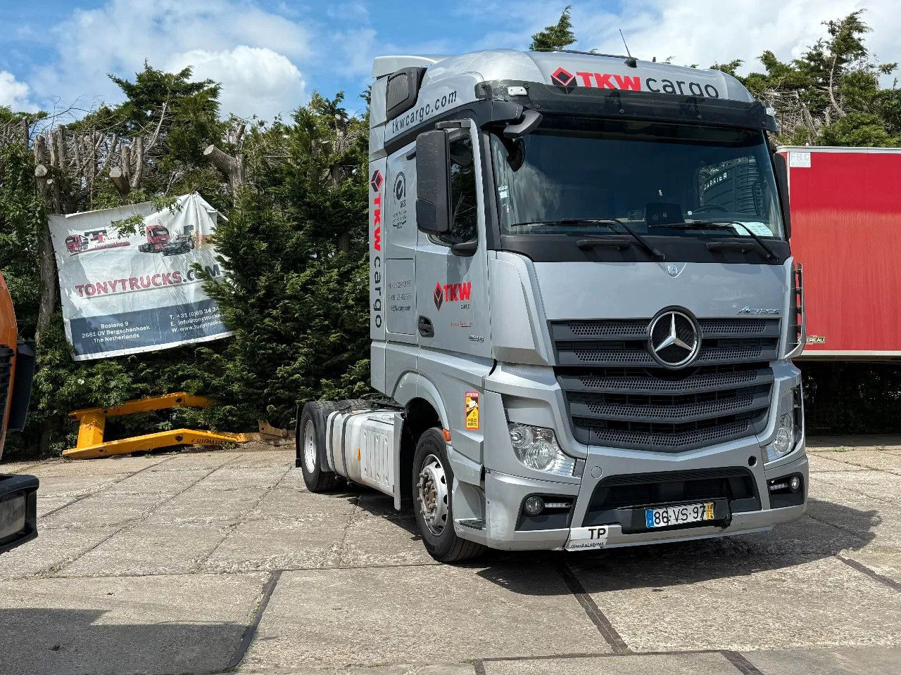 Mercedes-Benz Actros 1845 4X2 Tractor-unit Spring/Air PROD2019 - Tractor unit: picture 1 Mercedes-Benz Actros 1845 4X2 Tractor-unit Spring/Air PROD2019 - Tractor unit: picture 1