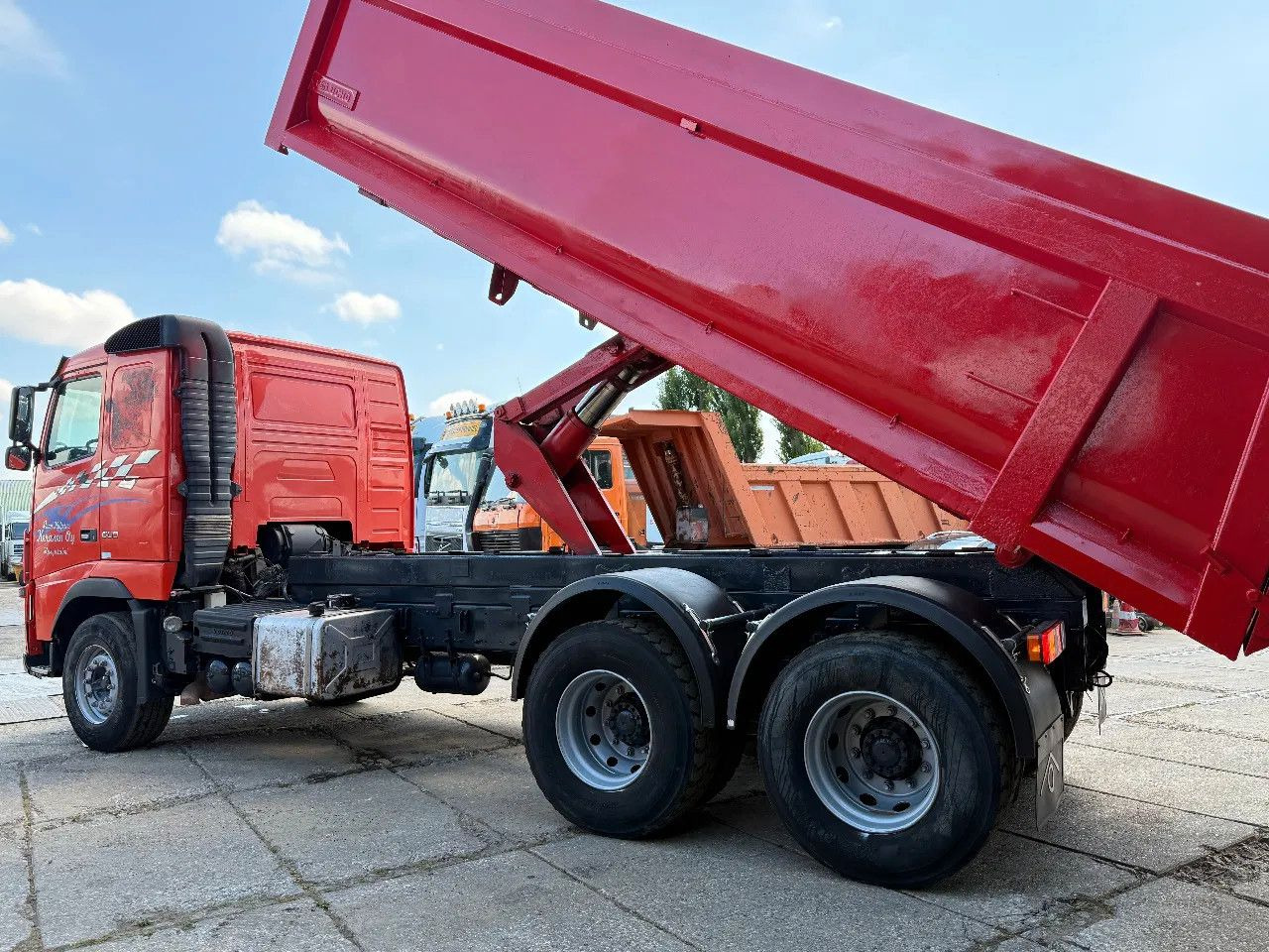 Volvo FH 16.600 6X4 Tipper Spring/Spring Euro5 - Tipper: picture 3 Volvo FH 16.600 6X4 Tipper Spring/Spring Euro5 - Tipper: picture 3