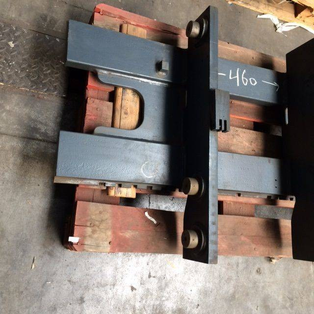 Fork Carriage /ZT/4.9T/3A/L1260 for Caterpillar - Attachment: picture 4 Fork Carriage /ZT/4.9T/3A/L1260 for Caterpillar - Attachment: picture 4