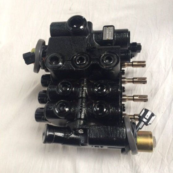Hyd. control valve 4V - Hydraulic valve for Material handling equipment: picture 1 Hyd. control valve 4V - Hydraulic valve for Material handling equipment: picture 1