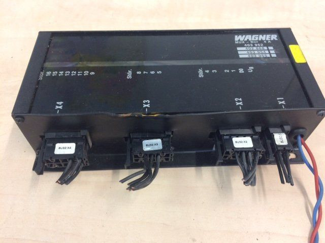 Multiplex-output Slave Dek. Hard&Soft - ECU for Material handling equipment: picture 1 Multiplex-output Slave Dek. Hard&Soft - ECU for Material handling equipment: picture 1