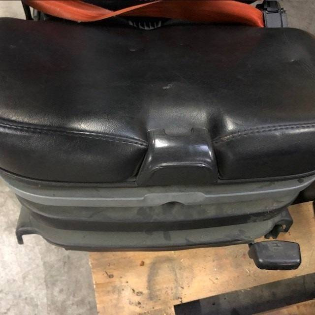 Seat for Linde 1120 Series - Seat for Material handling equipment: picture 2 Seat for Linde 1120 Series - Seat for Material handling equipment: picture 2