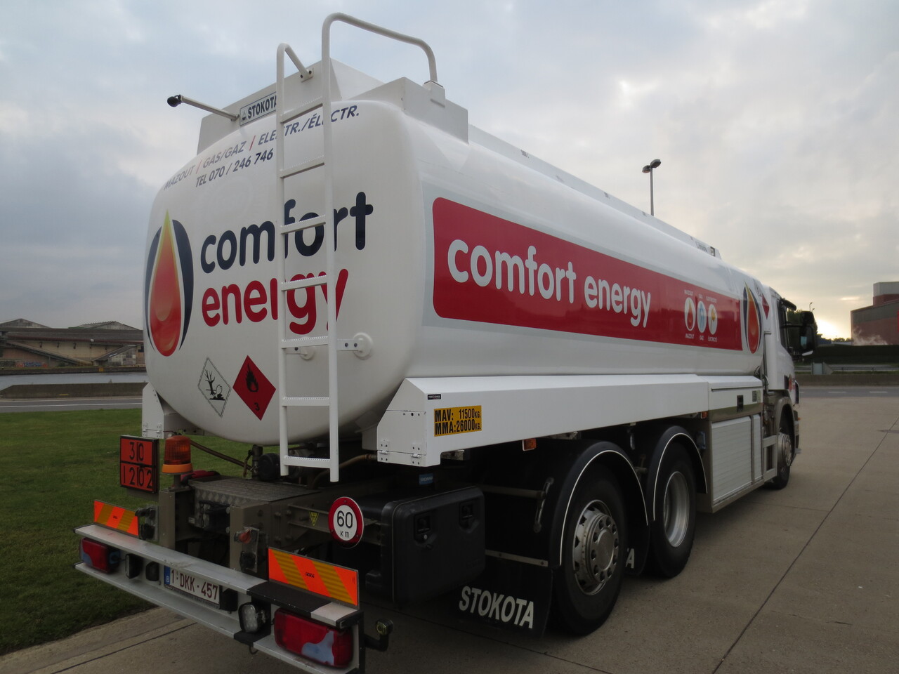 Tank truck Scania P380: picture 9 Tank truck Scania P380: picture 9