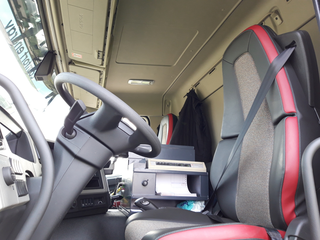 Tank truck VOLVO FM: picture 11 Tank truck VOLVO FM: picture 11