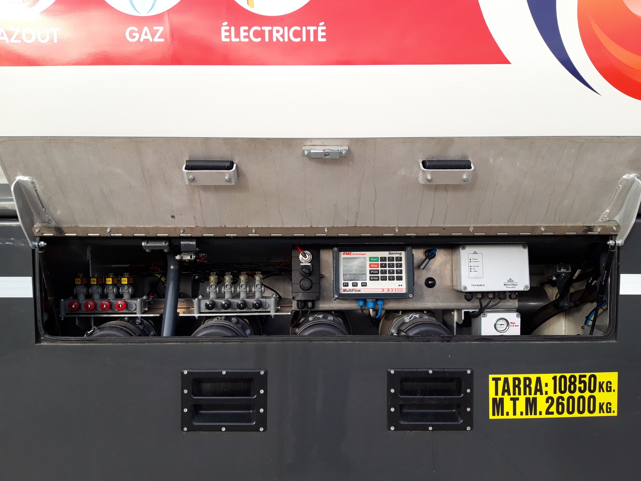 Tank truck VOLVO FM: picture 20 Tank truck VOLVO FM: picture 20