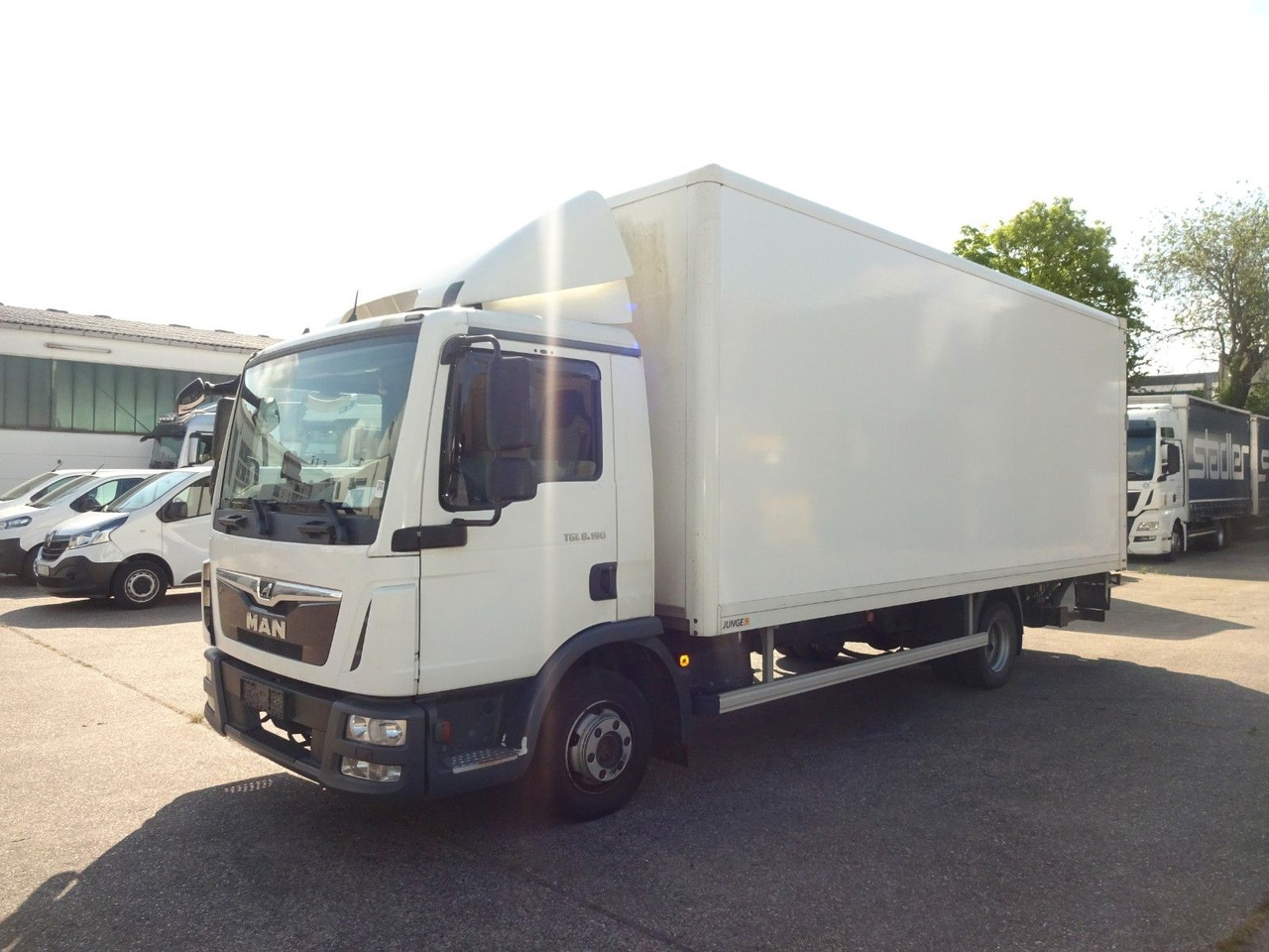 MAN TGL 8.190, LBW, Luft, Tempomat, Standheizung - Box van: picture 2 MAN TGL 8.190, LBW, Luft, Tempomat, Standheizung - Box van: picture 2