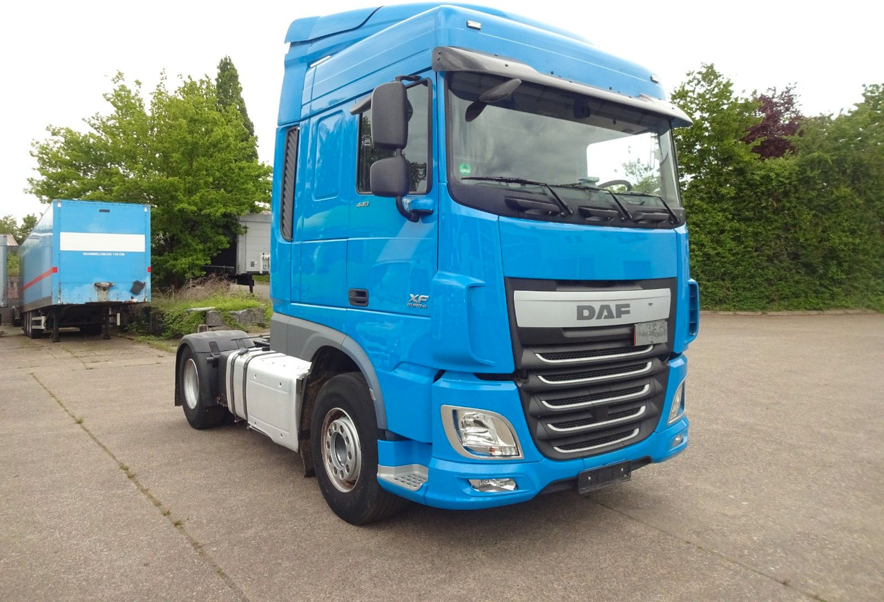 DAF XF 440, SC, Klima, 2 x Tank, Intarder, Standklim - Tractor unit: picture 3 DAF XF 440, SC, Klima, 2 x Tank, Intarder, Standklim - Tractor unit: picture 3