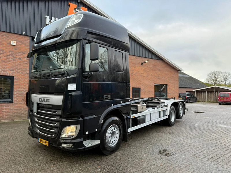 DAF XF 440 6x2 Hyva Haakarm Stuuras 660.119KM! NL Truck APK 03-2026 - Hook lift truck: picture 1 DAF XF 440 6x2 Hyva Haakarm Stuuras 660.119KM! NL Truck APK 03-2026 - Hook lift truck: picture 1