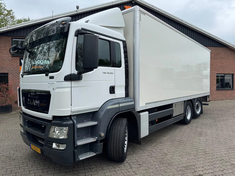MAN TGS 26.320 EEV Koffer Stuuras AHK 3.000KG LBW 360.390KM! NL TRUCK - Box truck: picture 1 MAN TGS 26.320 EEV Koffer Stuuras AHK 3.000KG LBW 360.390KM! NL TRUCK - Box truck: picture 1