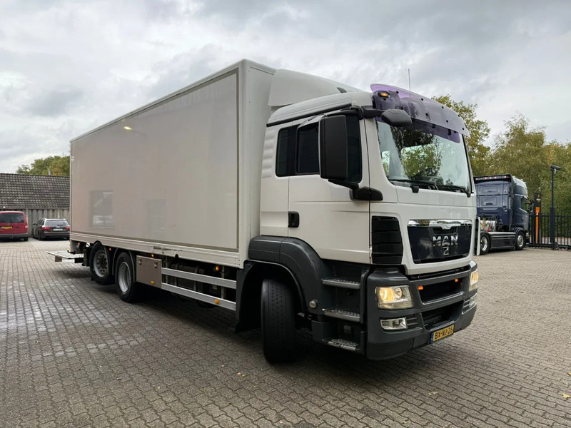 MAN TGS 26.320 Koffer Stuuras AHK 2500KG LBW 580.347KM! NL Truck - Box truck: picture 2 MAN TGS 26.320 Koffer Stuuras AHK 2500KG LBW 580.347KM! NL Truck - Box truck: picture 2