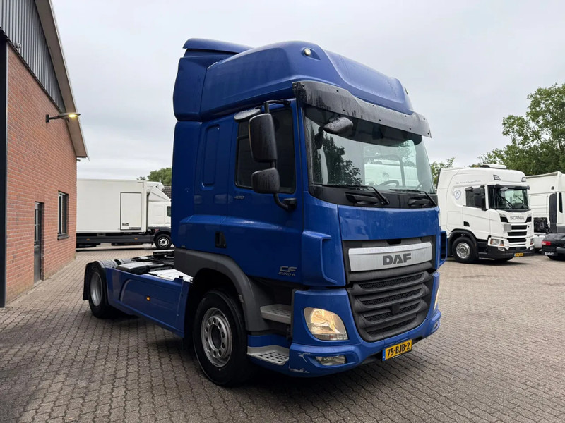 DAF CF 400 Space Cab side ACC 4x2 615.010KM! NL Truck - Tractor unit: picture 2 DAF CF 400 Space Cab side ACC 4x2 615.010KM! NL Truck - Tractor unit: picture 2