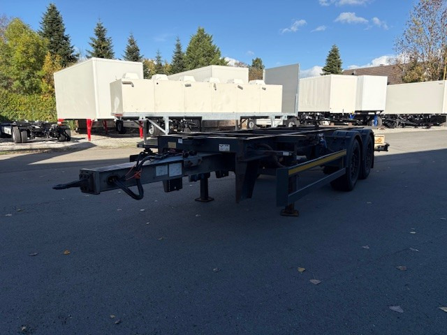 Schmitz Cargobull BDF-System, Standard, hochgekuppelt R 22,5 - Closed box trailer: picture 2 Schmitz Cargobull BDF-System, Standard, hochgekuppelt R 22,5 - Closed box trailer: picture 2