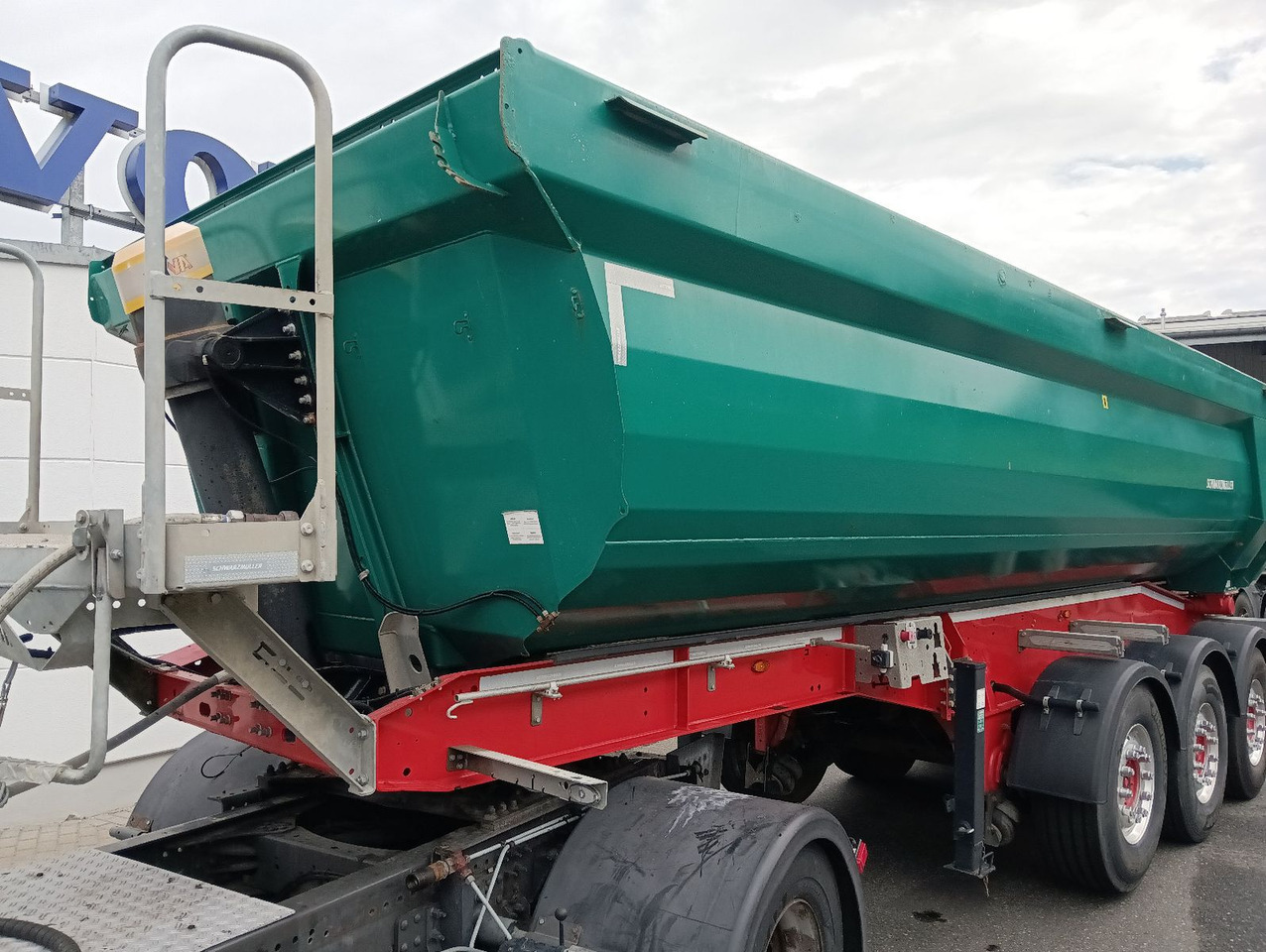 Schwarzmüller 3-A Stahlulde HARDOX ALCOA 25m3 SAF Lift 6180kg - Tipper semi-trailer: picture 4 Schwarzmüller 3-A Stahlulde HARDOX ALCOA 25m3 SAF Lift 6180kg - Tipper semi-trailer: picture 4
