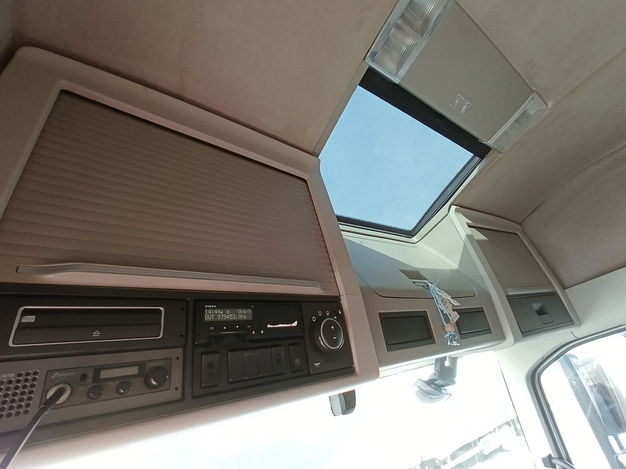 Leasing of  Volvo 2x JUMBO 120m3 FH460 Globe 6x2 SCHMITZ I-PARCool Volvo 2x JUMBO 120m3 FH460 Globe 6x2 SCHMITZ I-PARCool: picture 26