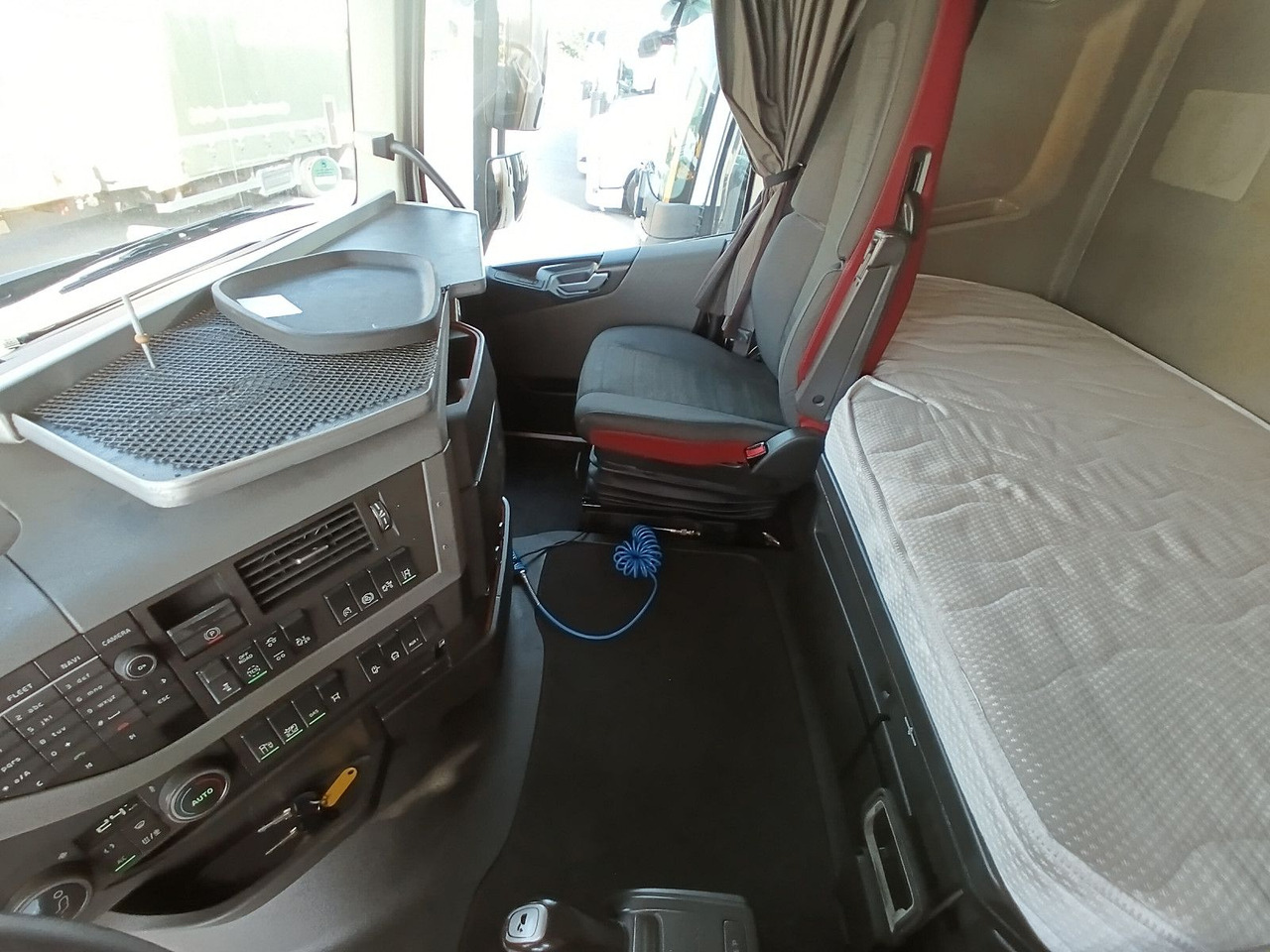 Leasing of  Volvo 2x JUMBO 120m3 FH460 Globe 6x2 SCHMITZ I-PARCool Volvo 2x JUMBO 120m3 FH460 Globe 6x2 SCHMITZ I-PARCool: picture 28