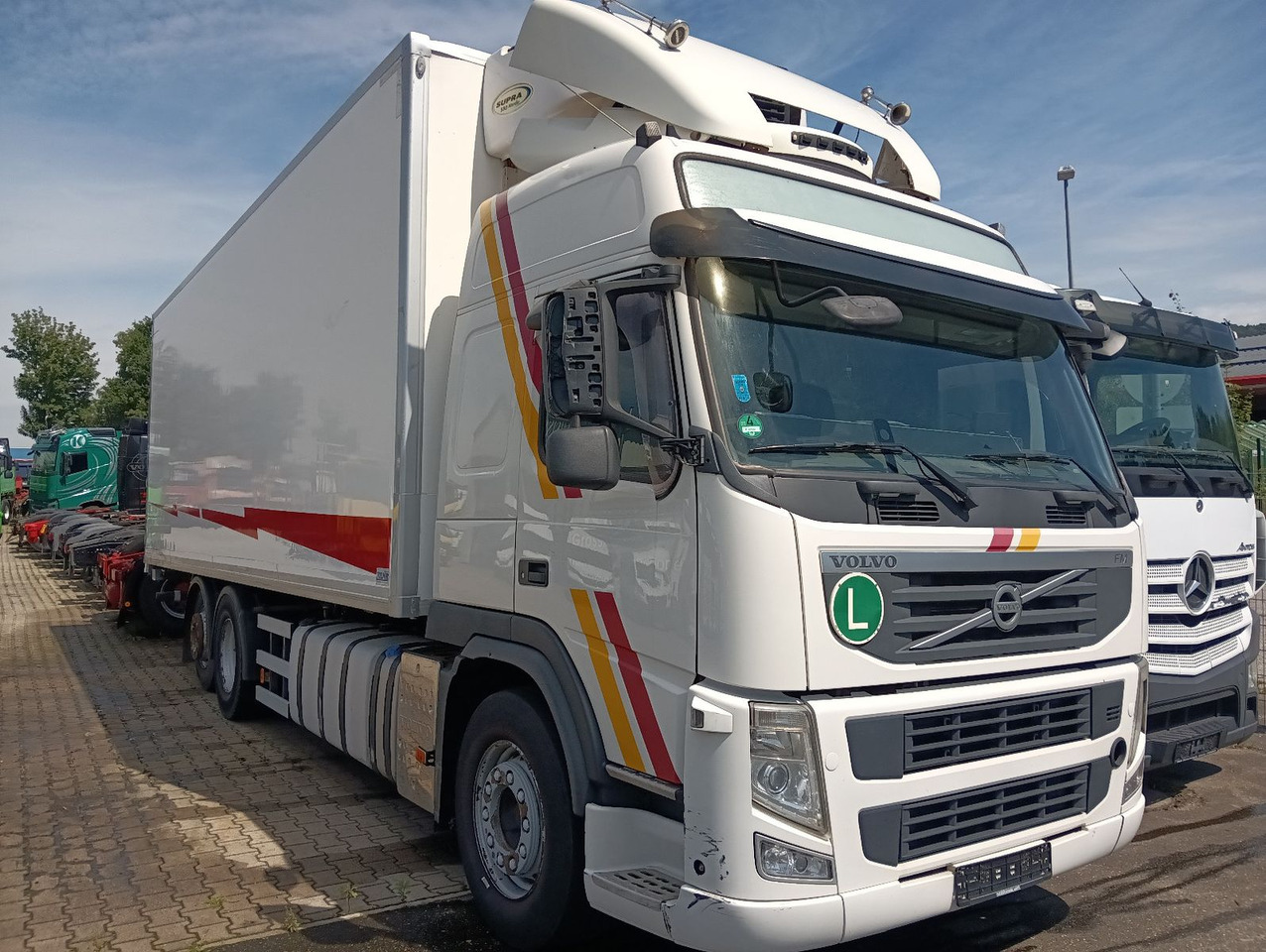 Volvo FM13-460 EEV  6x2R CarrierSupra550 7,3m LBW1.5t - Refrigerator truck: picture 3 Volvo FM13-460 EEV  6x2R CarrierSupra550 7,3m LBW1.5t - Refrigerator truck: picture 3