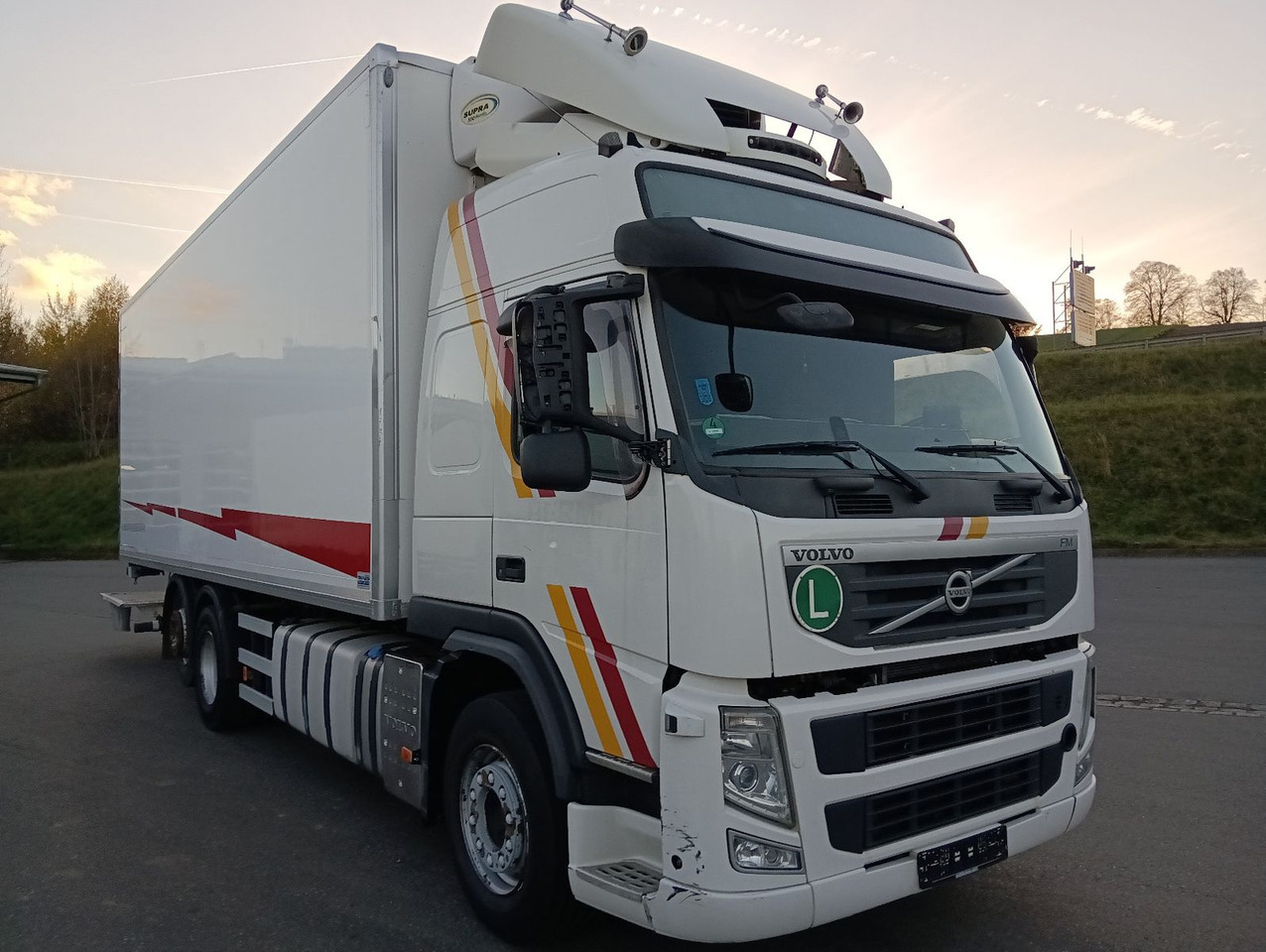 Volvo FM13-460 EEV  6x2R CarrierSupra550 7,3m LBW1.5t - Refrigerator truck: picture 2 Volvo FM13-460 EEV  6x2R CarrierSupra550 7,3m LBW1.5t - Refrigerator truck: picture 2