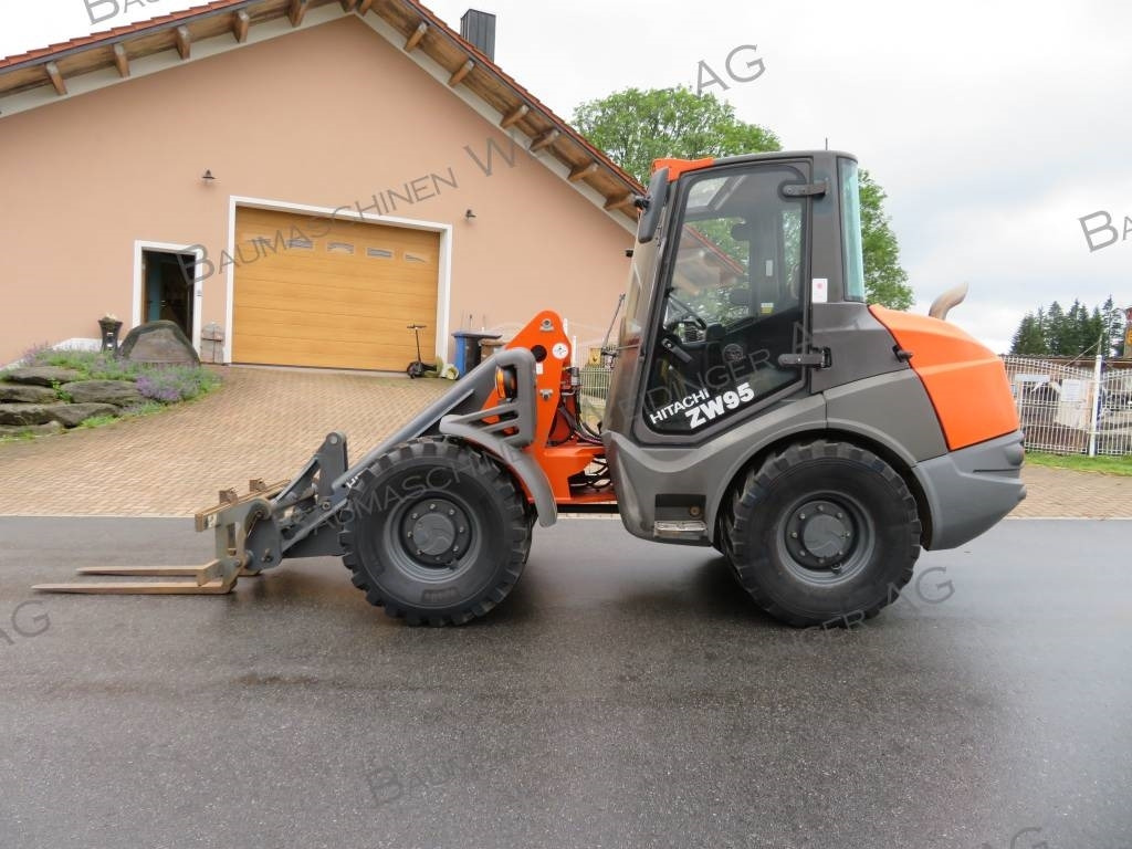 Hitachi ZW 95 - Wheel loader: picture 3 Hitachi ZW 95 - Wheel loader: picture 3