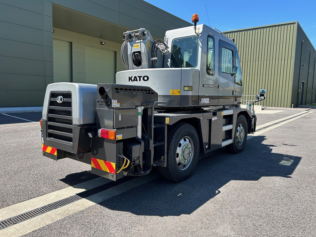 KATO 13 Ton City Crane with Only 6,822kms and 1,362 hours from New - All terrain crane: picture 5 KATO 13 Ton City Crane with Only 6,822kms and 1,362 hours from New - All terrain crane: picture 5