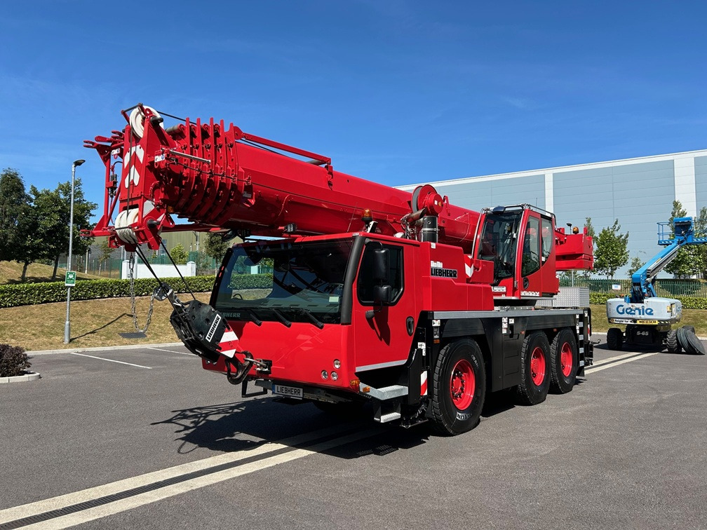 LIEBHERR LTM1060-3.1 with only 5,090 kms from New - All terrain crane: picture 2 LIEBHERR LTM1060-3.1 with only 5,090 kms from New - All terrain crane: picture 2