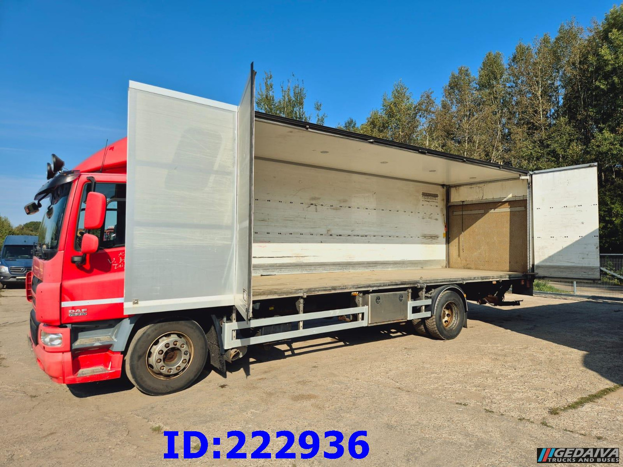 DAF CF 75.310 - Euro5 - Box truck: picture 2 DAF CF 75.310 - Euro5 - Box truck: picture 2