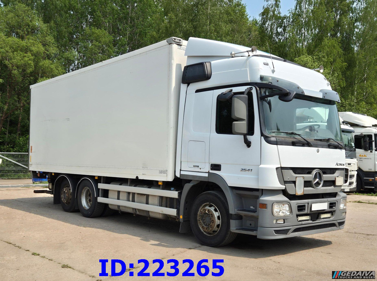 MERCEDES-BENZ Actros 2541 6x2 Retarder Open side box - Isothermal truck: picture 4 MERCEDES-BENZ Actros 2541 6x2 Retarder Open side box - Isothermal truck: picture 4
