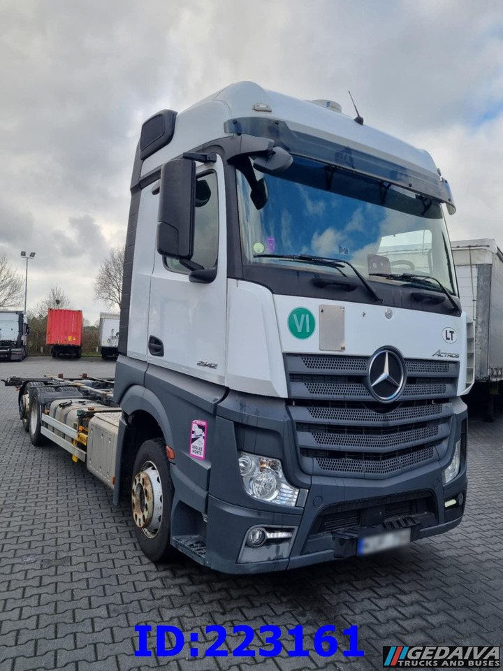 MERCEDES-BENZ Actros 2542 BDF 6x2 Euro6 - Cab chassis truck: picture 2 MERCEDES-BENZ Actros 2542 BDF 6x2 Euro6 - Cab chassis truck: picture 2