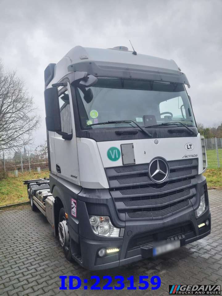 MERCEDES-BENZ Actros 2542 BDF 6x2 Euro6 - Cab chassis truck: picture 1 MERCEDES-BENZ Actros 2542 BDF 6x2 Euro6 - Cab chassis truck: picture 1