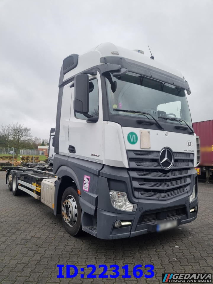 MERCEDES-BENZ Actros 2542 BDF 6x2 Euro6 - Cab chassis truck: picture 1 MERCEDES-BENZ Actros 2542 BDF 6x2 Euro6 - Cab chassis truck: picture 1