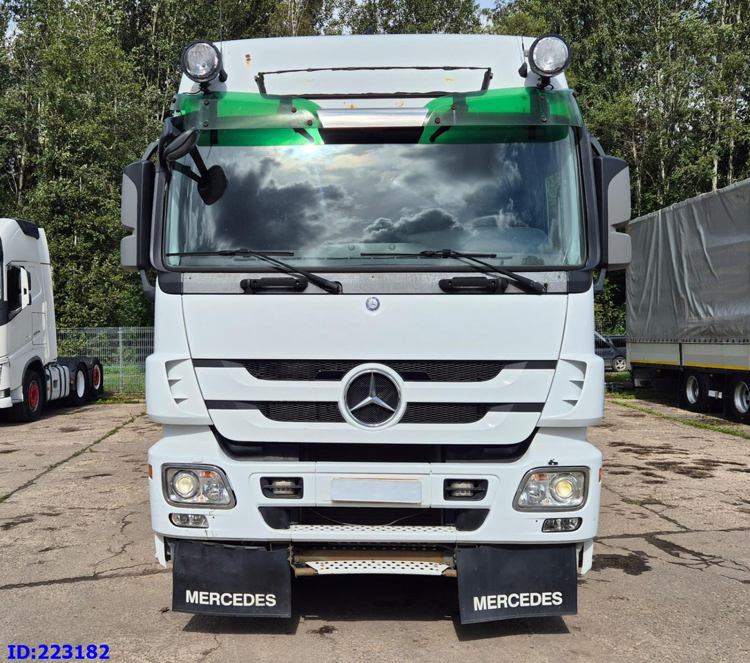 MERCEDES-BENZ Actros 2551 8x2 V8 Retarder - Hook lift truck: picture 2 MERCEDES-BENZ Actros 2551 8x2 V8 Retarder - Hook lift truck: picture 2