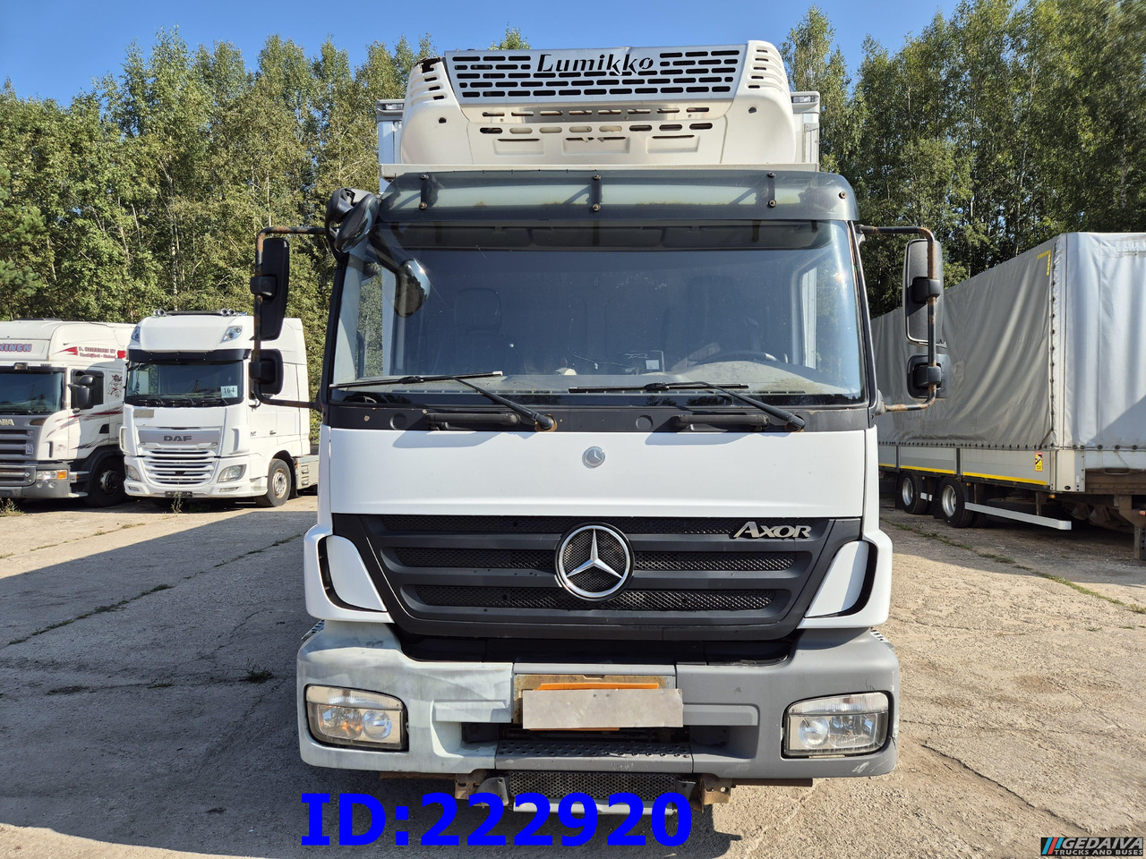 MERCEDES-BENZ Axor 1829 Manual + Tail lift - Refrigerator truck: picture 2 MERCEDES-BENZ Axor 1829 Manual + Tail lift - Refrigerator truck: picture 2