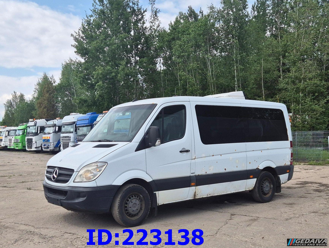 MERCEDES-BENZ Sprinter 213 - Euro5 - Coach: picture 4 MERCEDES-BENZ Sprinter 213 - Euro5 - Coach: picture 4