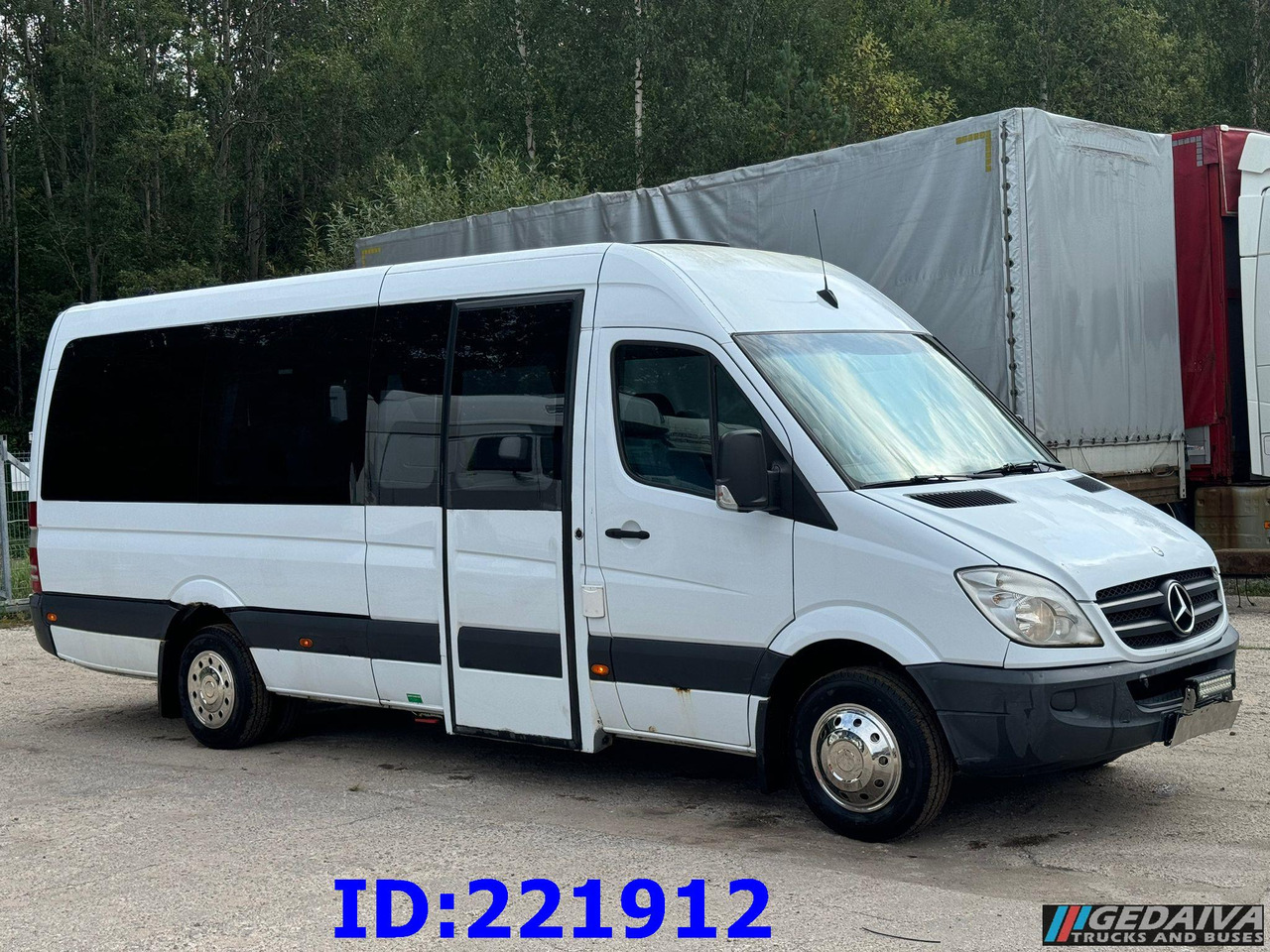 MERCEDES-BENZ Sprinter 518 VIP 17-Place - Coach: picture 4 MERCEDES-BENZ Sprinter 518 VIP 17-Place - Coach: picture 4