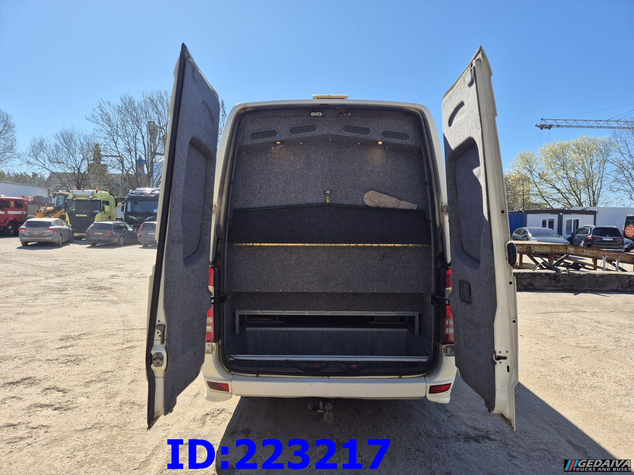 MERCEDES-BENZ Sprinter 518 VIP Prostyle 17-Place (Motor defekt) - Coach: picture 5 MERCEDES-BENZ Sprinter 518 VIP Prostyle 17-Place (Motor defekt) - Coach: picture 5
