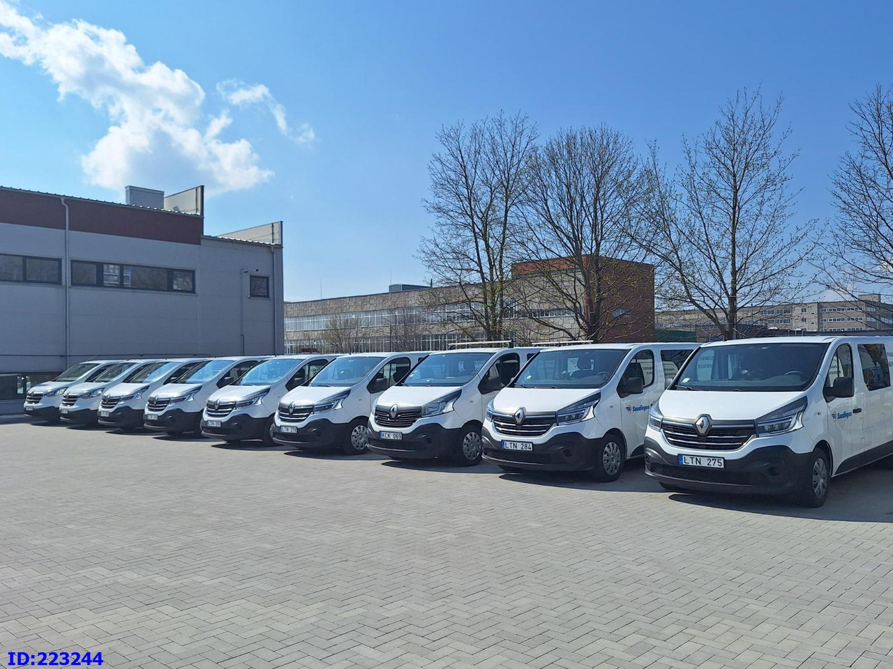 RENAULT Trafic (6pcs. available) - Combi van: picture 4 RENAULT Trafic (6pcs. available) - Combi van: picture 4