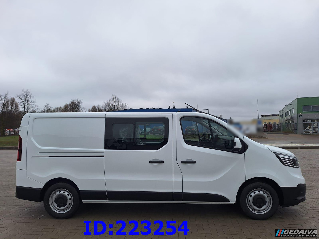 RENAULT Trafic NEW 2025 - Combi van: picture 4 RENAULT Trafic NEW 2025 - Combi van: picture 4