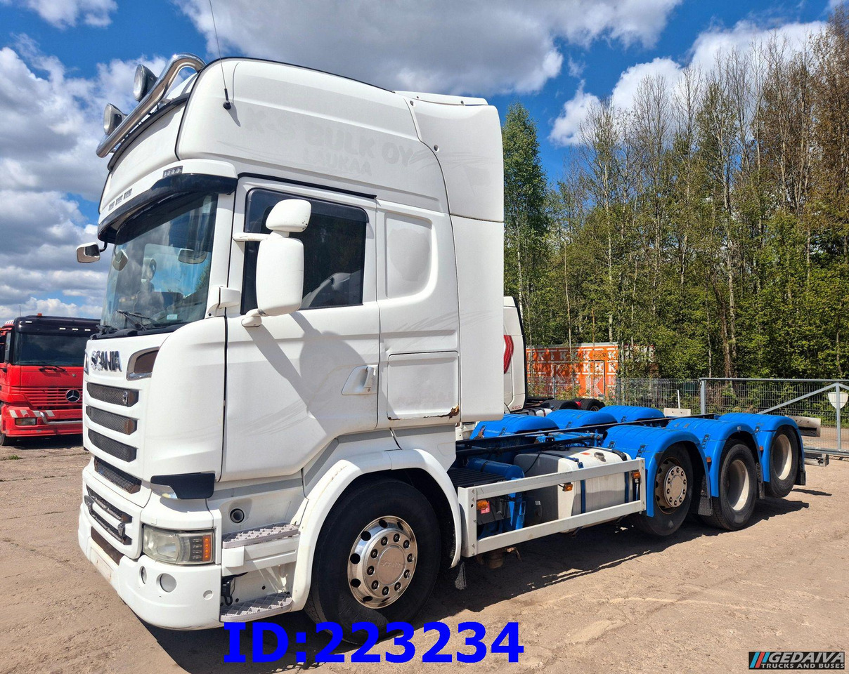 SCANIA R580 8X2 - Steering axle - Euro6 - Cab chassis truck: picture 1 SCANIA R580 8X2 - Steering axle - Euro6 - Cab chassis truck: picture 1