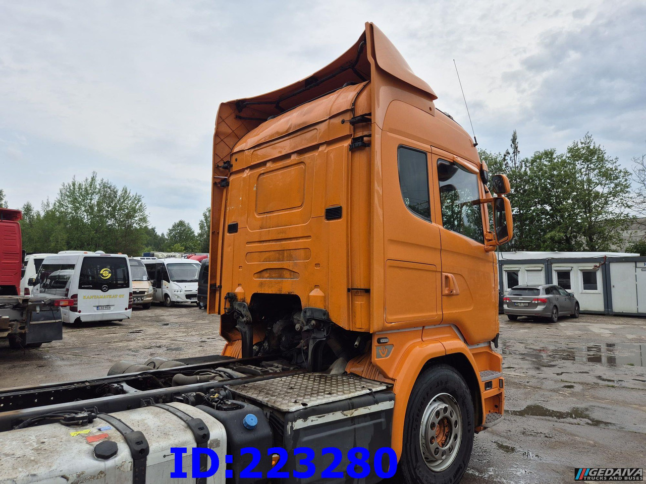 SCANIA R580 V8 8X4 Retarder (Steering axle) - Cab chassis truck: picture 5 SCANIA R580 V8 8X4 Retarder (Steering axle) - Cab chassis truck: picture 5