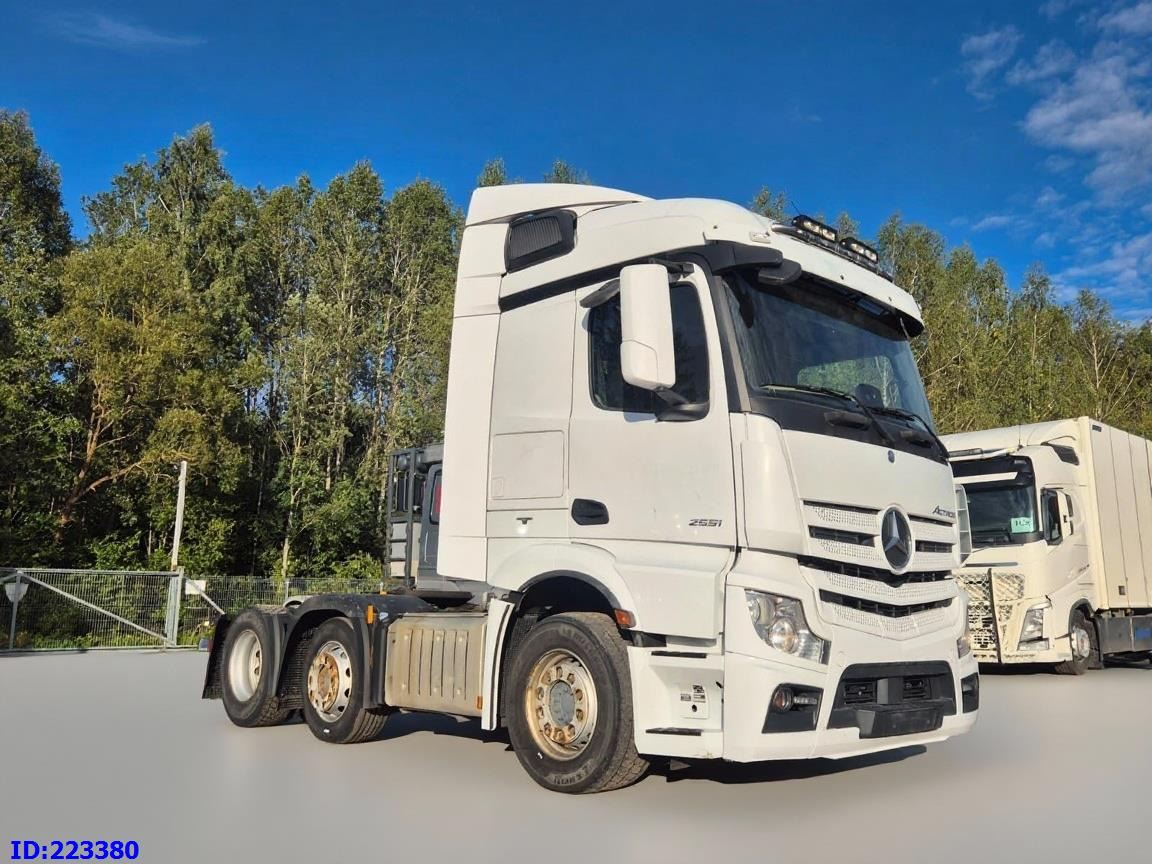 MERCEDES-BENZ Actros 2551 6x2 -Steering axle - Euro6 - Tractor unit: picture 4 MERCEDES-BENZ Actros 2551 6x2 -Steering axle - Euro6 - Tractor unit: picture 4