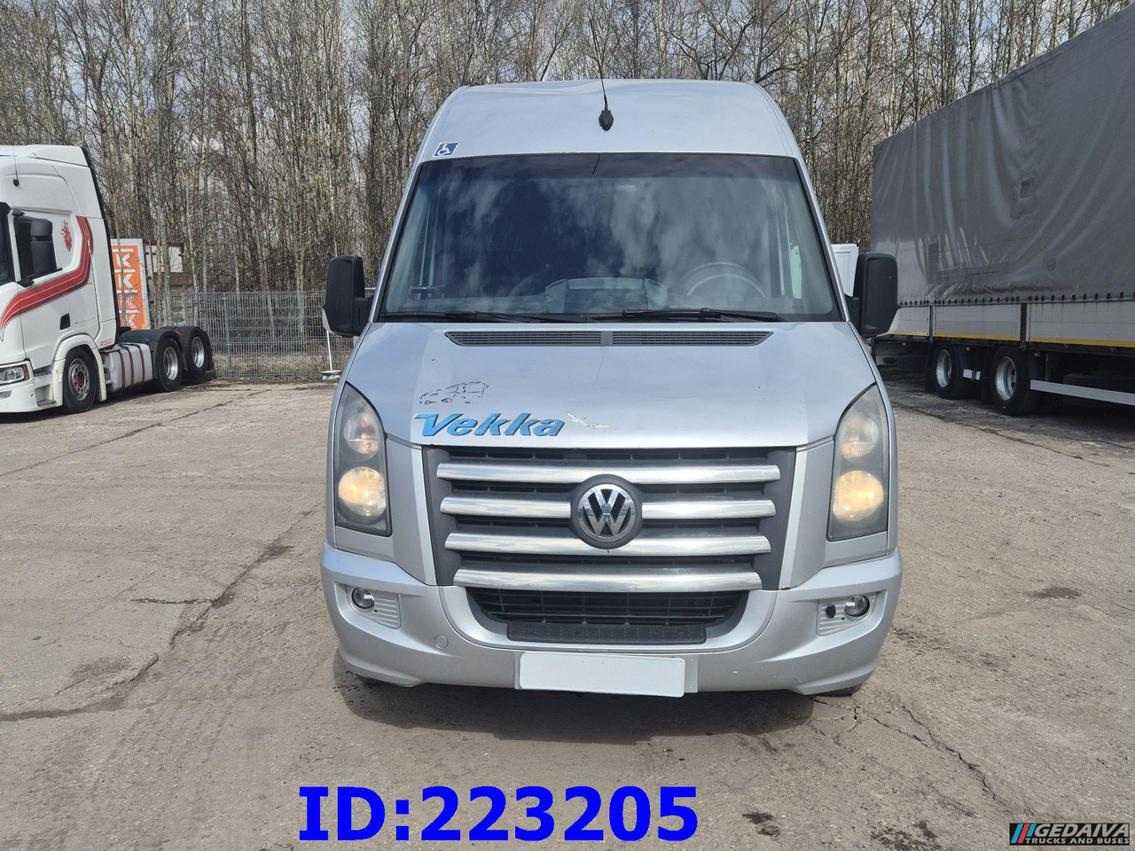 VOLKSWAGEN Crafter VIP - 17-seats - Euro5 - Coach: picture 2 VOLKSWAGEN Crafter VIP - 17-seats - Euro5 - Coach: picture 2